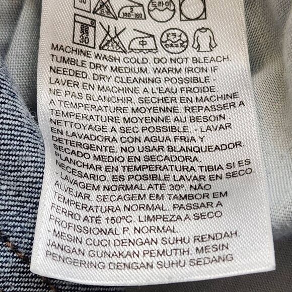 Levi's Cuffed Denim Pedal Pushers Size 6 Levi's Women's Pedal Pusher Jeans - Picture 6 of 8